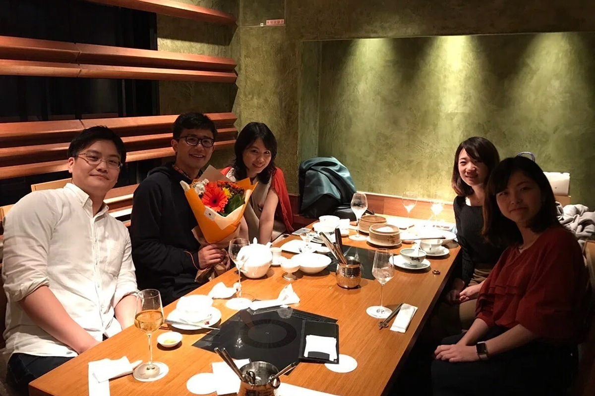 同僚と退職祝い